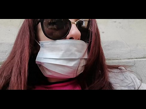 ❤️ Nicoletta neem wraak op haar buurman en piepie in sy motorhuis (Spesiale Covid19 Italiaanse kwarantyn) Anale pornografie by ons ❤
