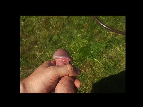 ❤️ Warm hottie laat haar pienk poesie naai en kom met 'n spuit in 'n somertuin Anale pornografie by ons ❤